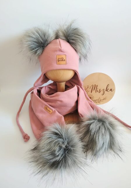 Czapka pilotka z pomponami – gładka