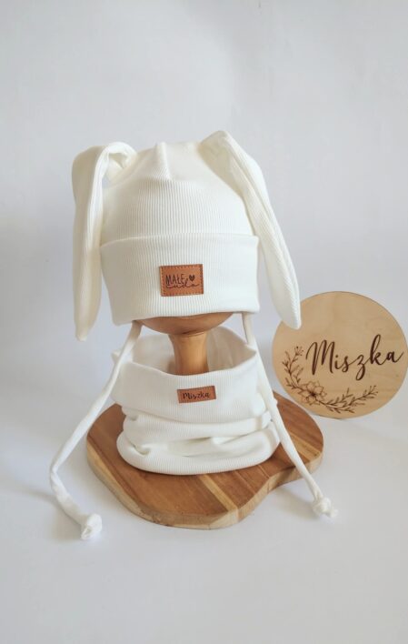 Czapka z uszami - prążkowana (wiązana)